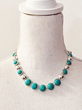 LC LIZ CLAIBORNE Turquoise Statement Necklace Silver Tone Cabochon Bib Boho Chic
